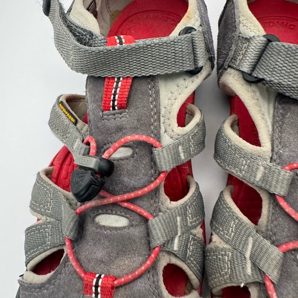 Keen Newport H2 Sandals Grey and Red Youth Size 5 - Picture 2 of 11